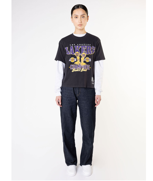 LAKERS VINTAGE CHAMPS TROPHY TEE