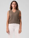 KNIT VEST